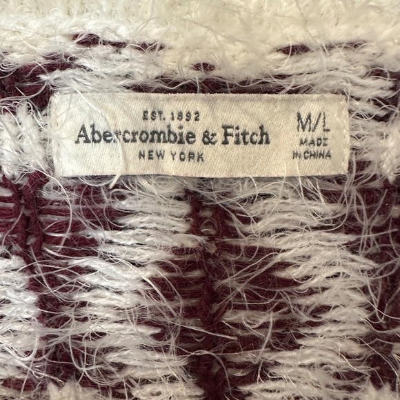 Abercrombie & Fitch Womens Sweater M/L Burgundy White Fuzzy Embellished Knit - Picture 3 of 4